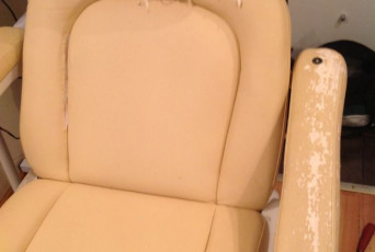 Перетяжка обивки педикюрных кресел